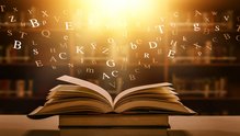 Gesellschaftswissenschaften Buchstaben fliegen aus aufgeschlagenem Buch