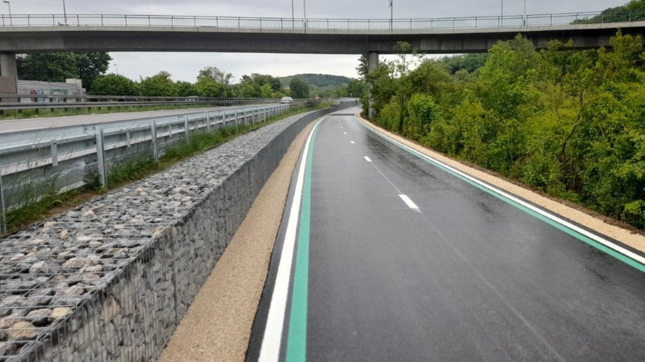 Fertiggestelltes Demonstrationsteilstücks des Radschnellwegs 4