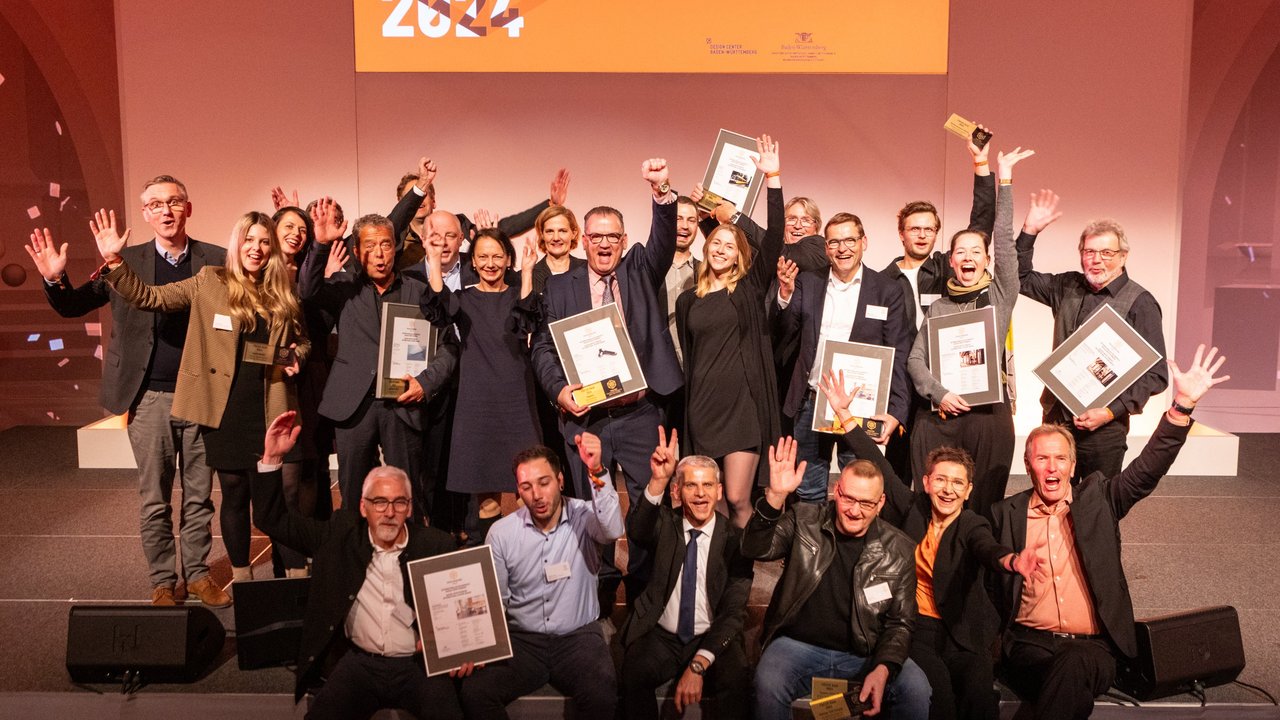 Gruppenbild der Preisträgerinnen und Preisträger für den FOCUS OPEN 2024 und den Mia Seeger Preis 2024