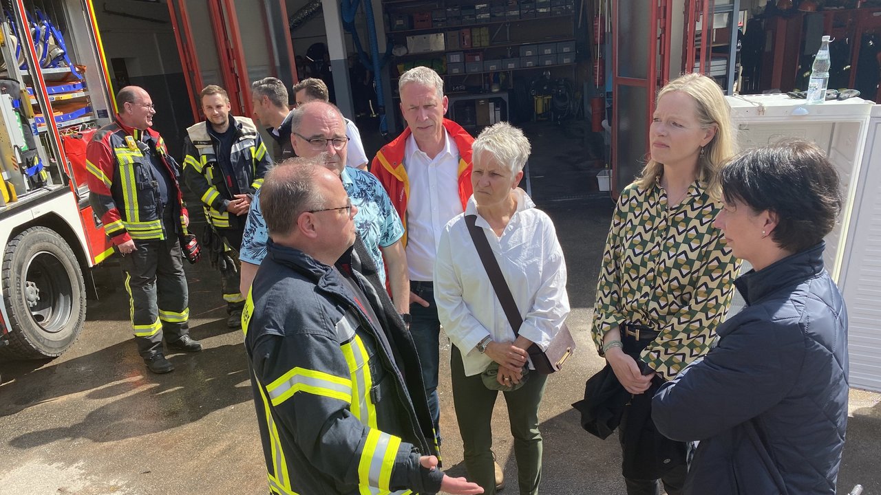 Umweltministerin Walker und Regierungspräsidentin Bay besuchten betroffene Gebiete in Winterbach und Miedelsbach 