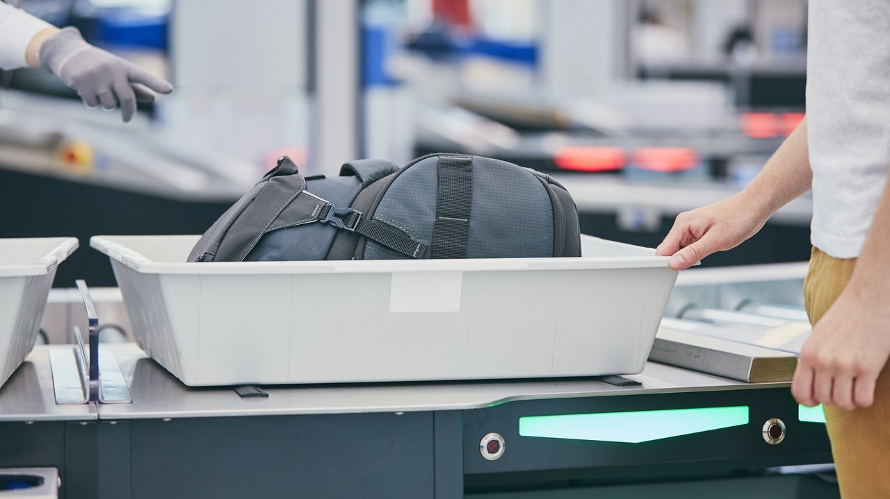 Gepäckkontrolle am Flughafen