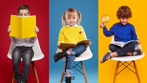 Bild zeigt lesende Kinder in einer Reihe