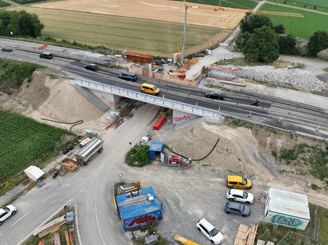Fertiggestellte Brücke auf der Westseite