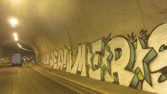 Graffiti in einem Tunnel