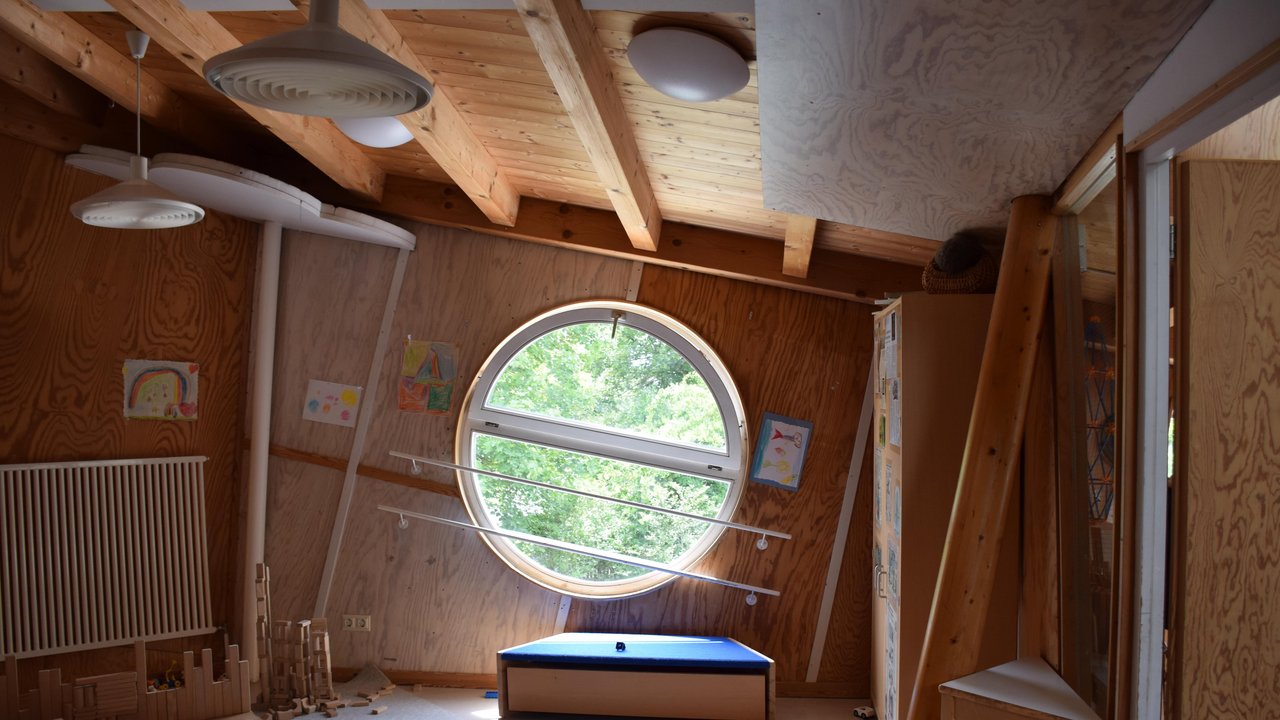 Kindergarten Lugingsland - Innennsicht auf ein Fenster