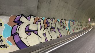 Graffiti in einem Tunnel