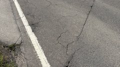 L1090 Brücke über den Bernbach (Bretzfeld/ Hahnenbusch) - Straßenschäden