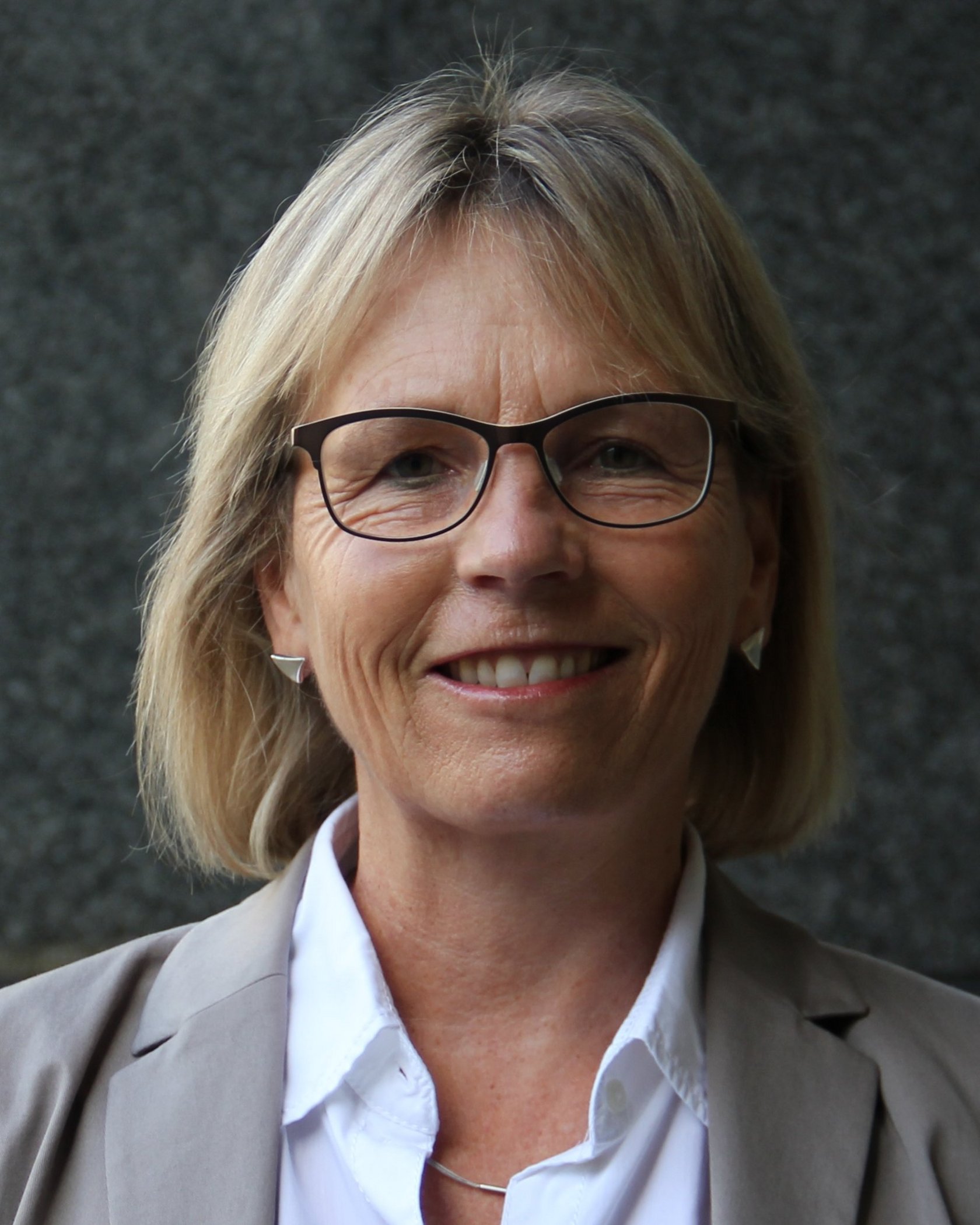 Bild zeigt Portrait von Referatsleiterin Kyra Ihrig