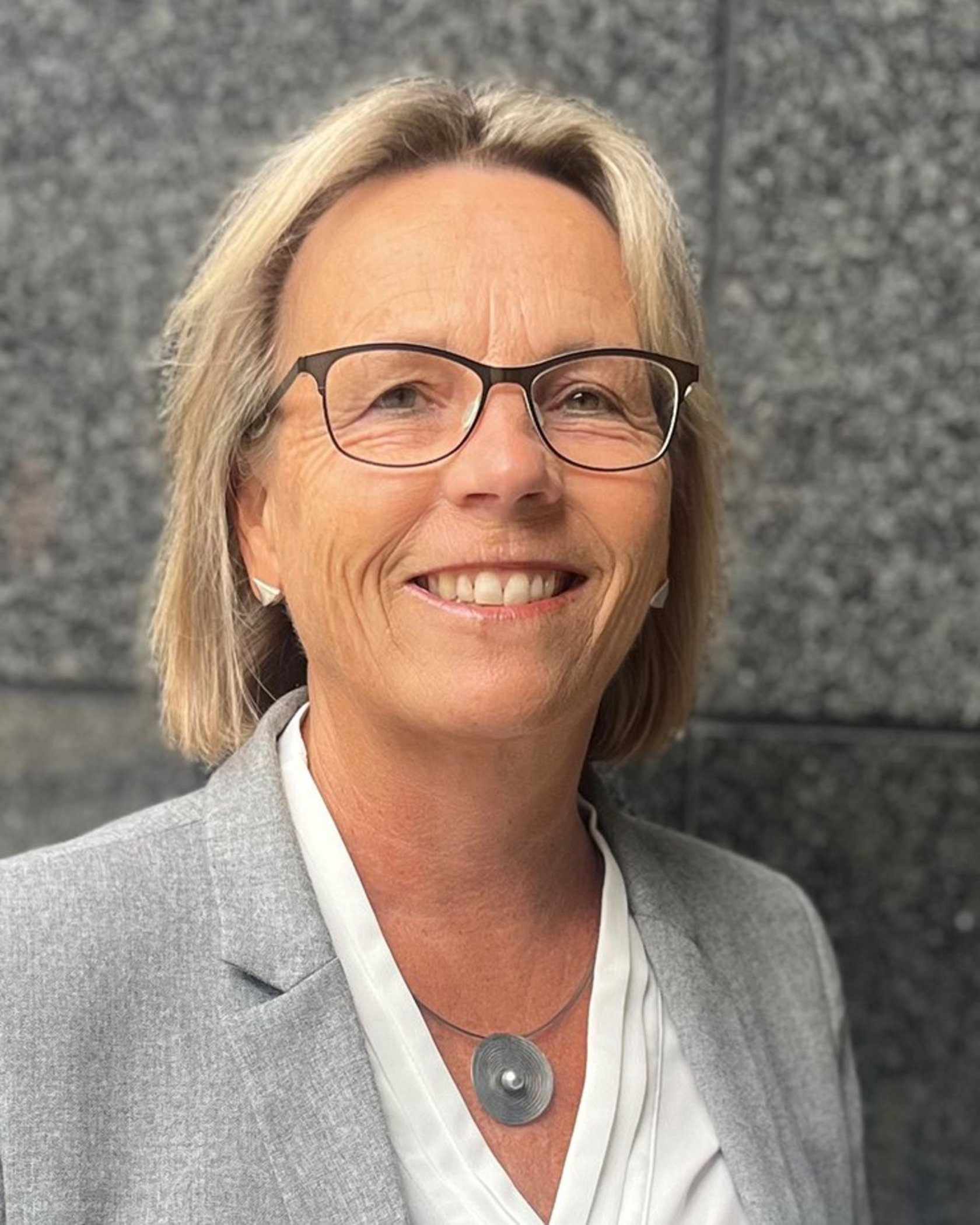 Bild zeigt Portrait von Referatsleiterin Kyra Ihrig