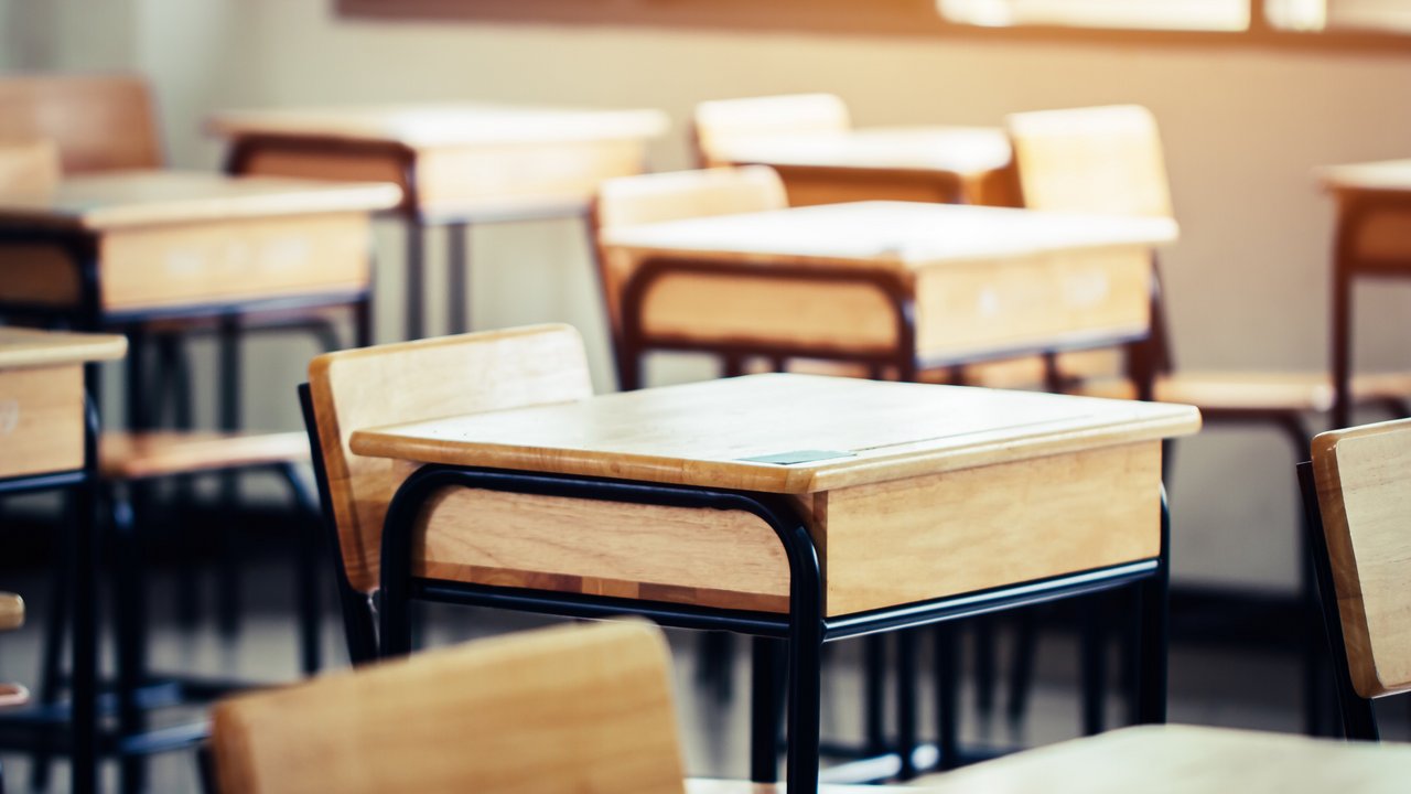 unbesetzer Schülerplatz im Klassenzimmer