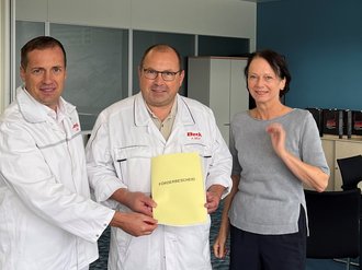 Übergabe des Förderbescheids an den Ferkelschlachthof Beck in Neu-Kupfer