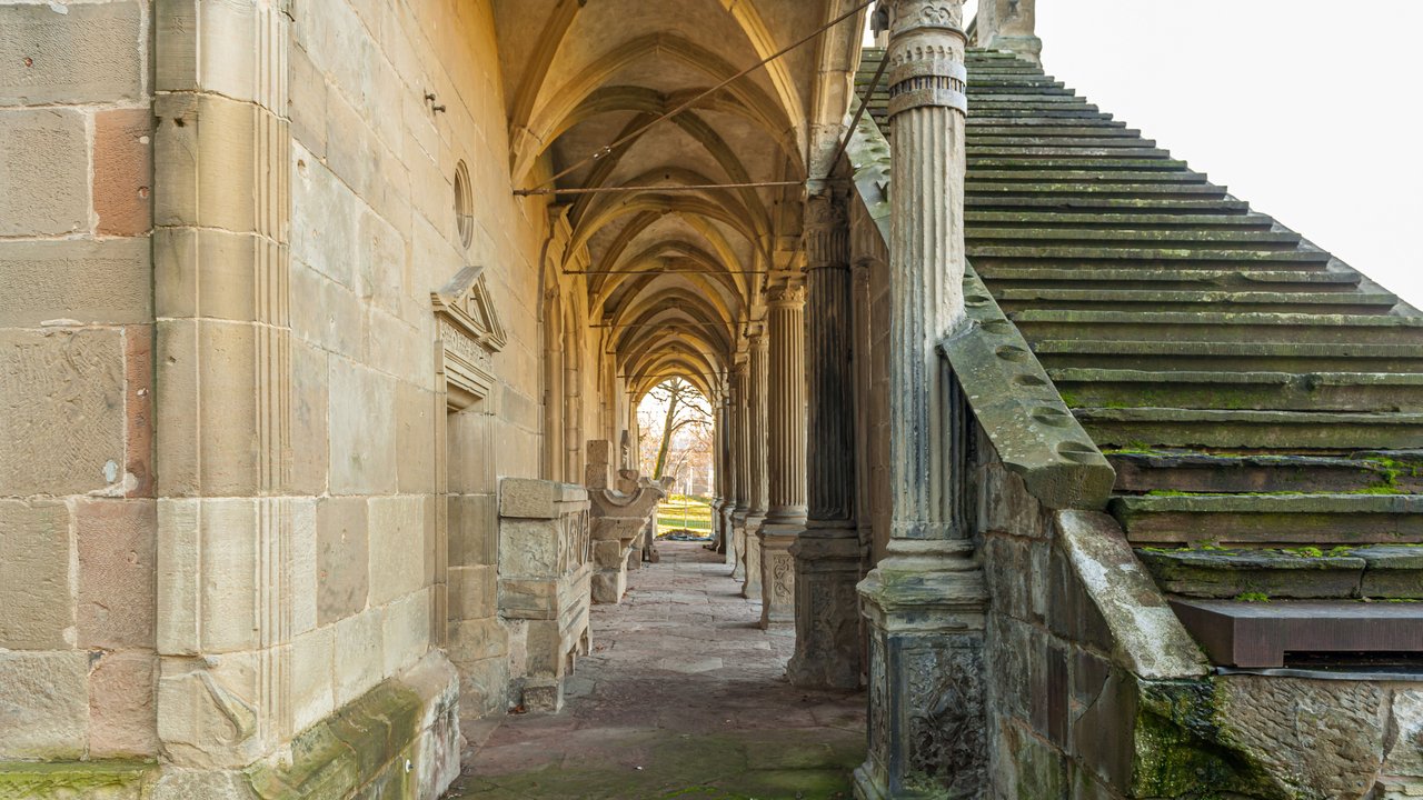 erhaltene Teile des Neuen Lusthauses, die sich heute im Schlossgarten in Stuttgart befinden