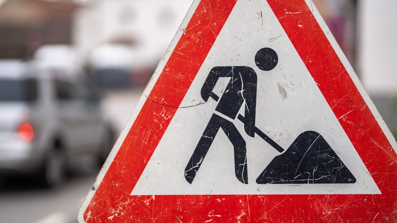 Bild zeigt ein Baustellenschild