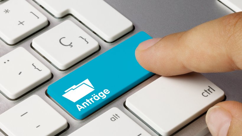 Tastatur mit Schriftzug Anträge