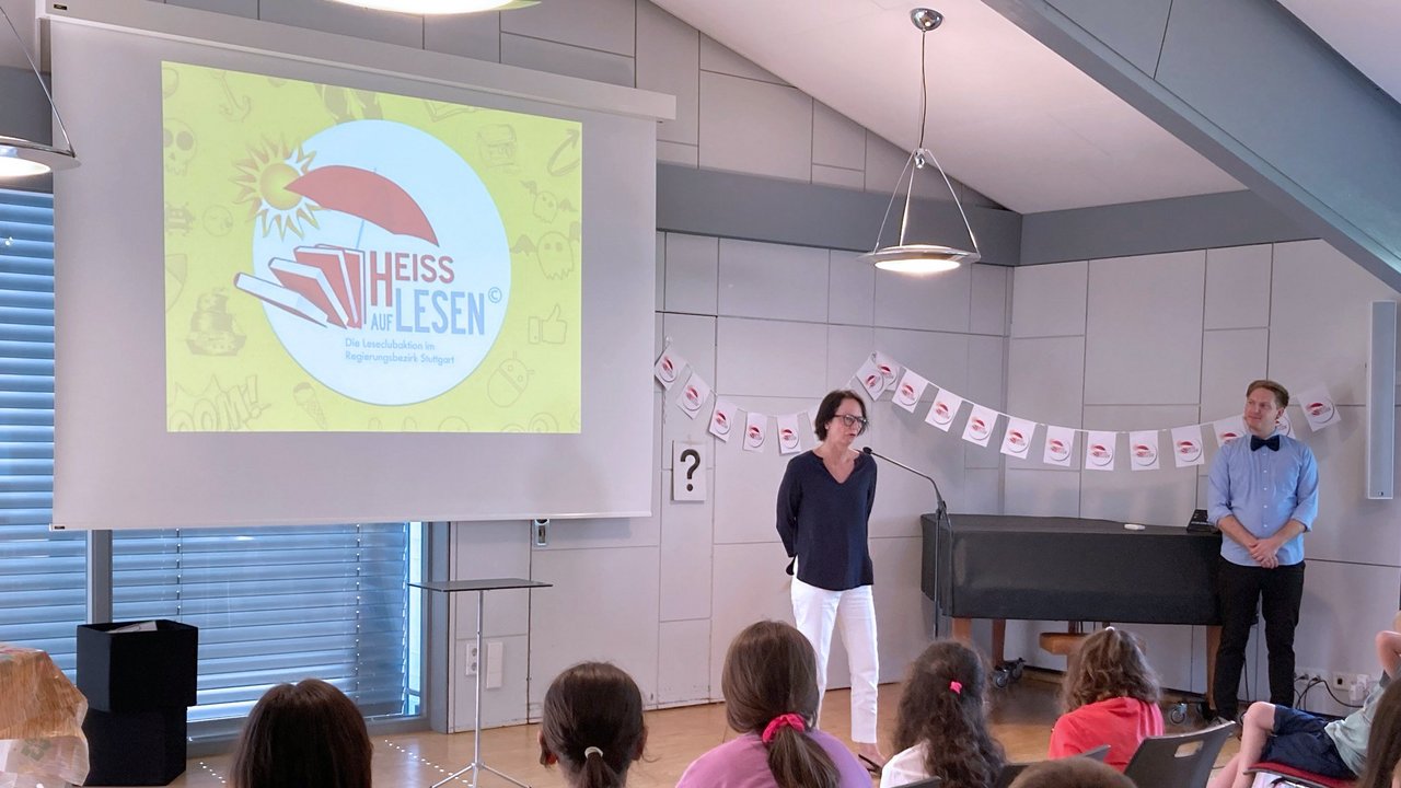 Regierungspräsidentin Susanne Bay eröffnet HEISS AUF LESEN© 2024