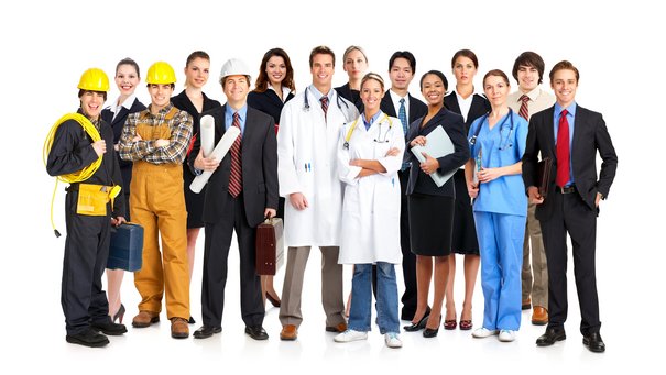 Bild zeigt Ärztin und Arzt mit einer Ansammlung von Menschen aus verschiedenen Berufen