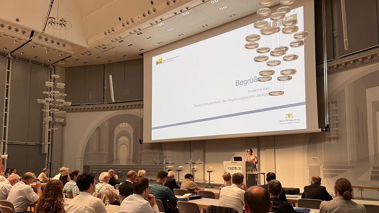 Regierungspräsidentin Susanne Bay bei ihrer Eröffnungsrede