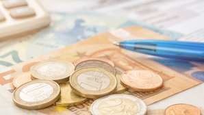 Euroscheine und Euromünzen Euroscheine und Euromünzen