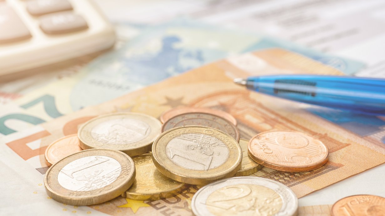 Euroscheine und Euromünzen