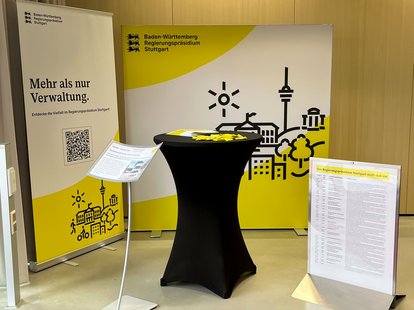 Bild zeigt Stand "Mehr als nur Verwaltung"