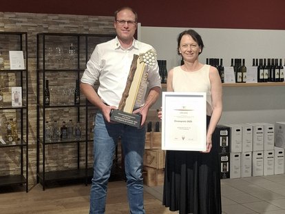 Regierungspräsidentin Susanne Bay zu Besuch bei den Bottwartaler Winzern