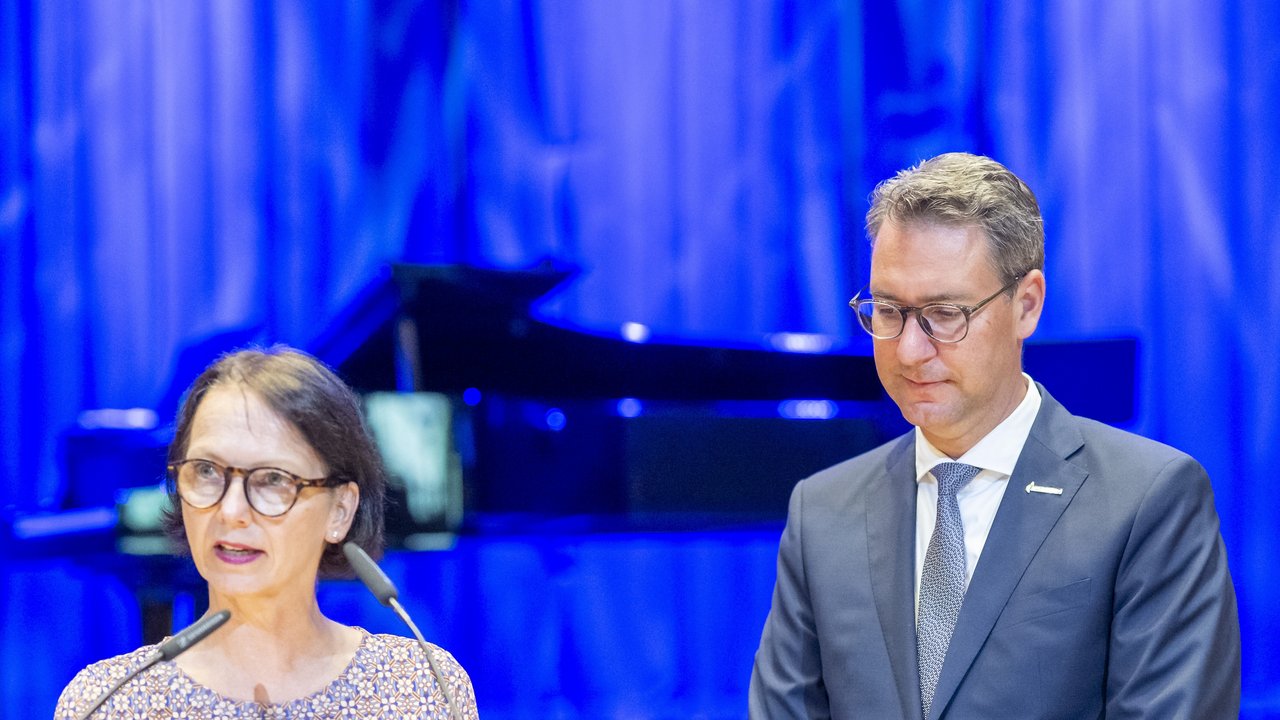 Regierungspräsidentin Susanne Bay bei ihrer Rede