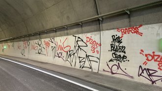 Graffiti in einem Tunnel