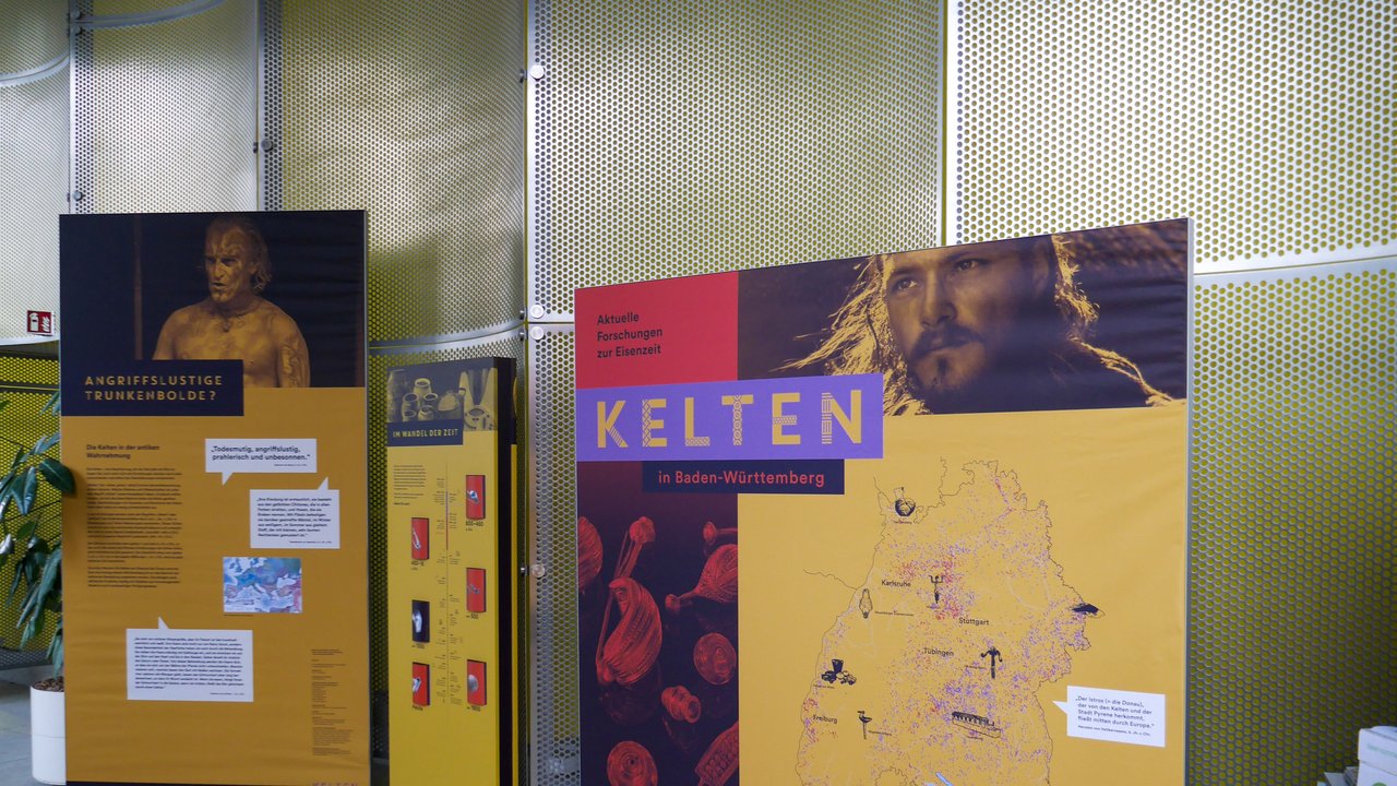 Impression der Ausstellung im Hauptgebäudes des Regierungspräsidiums Stuttgart in Vaihingen