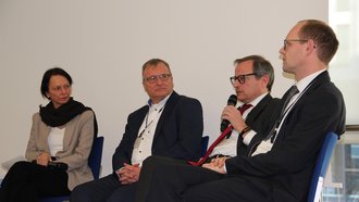 Frau Bay, Herr Mandel, Herr Eggstein, Herr Kelm (v.l.n.r)