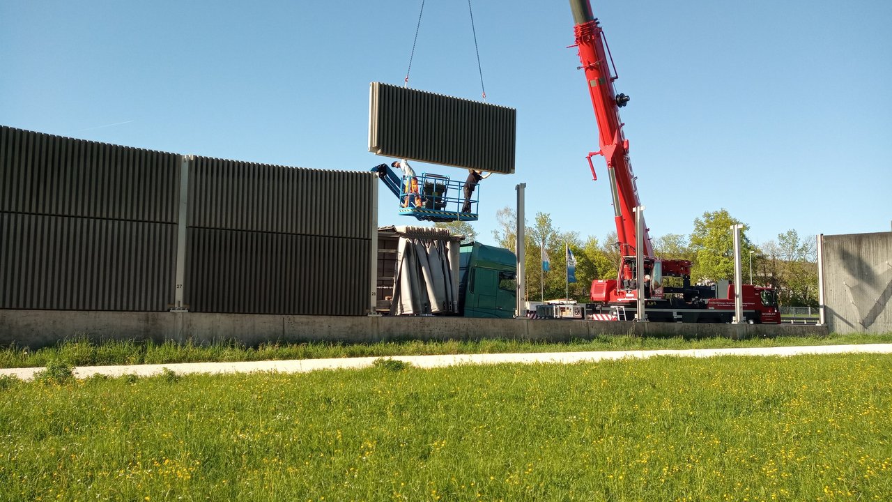B 10: Lärmschutzwand bei Ebersbach
