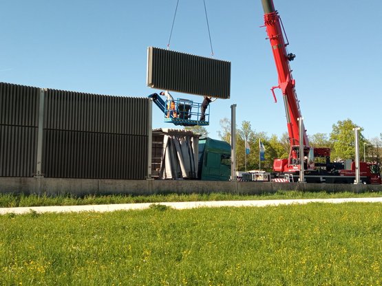 B 10: Lärmschutzwand bei Ebersbach
