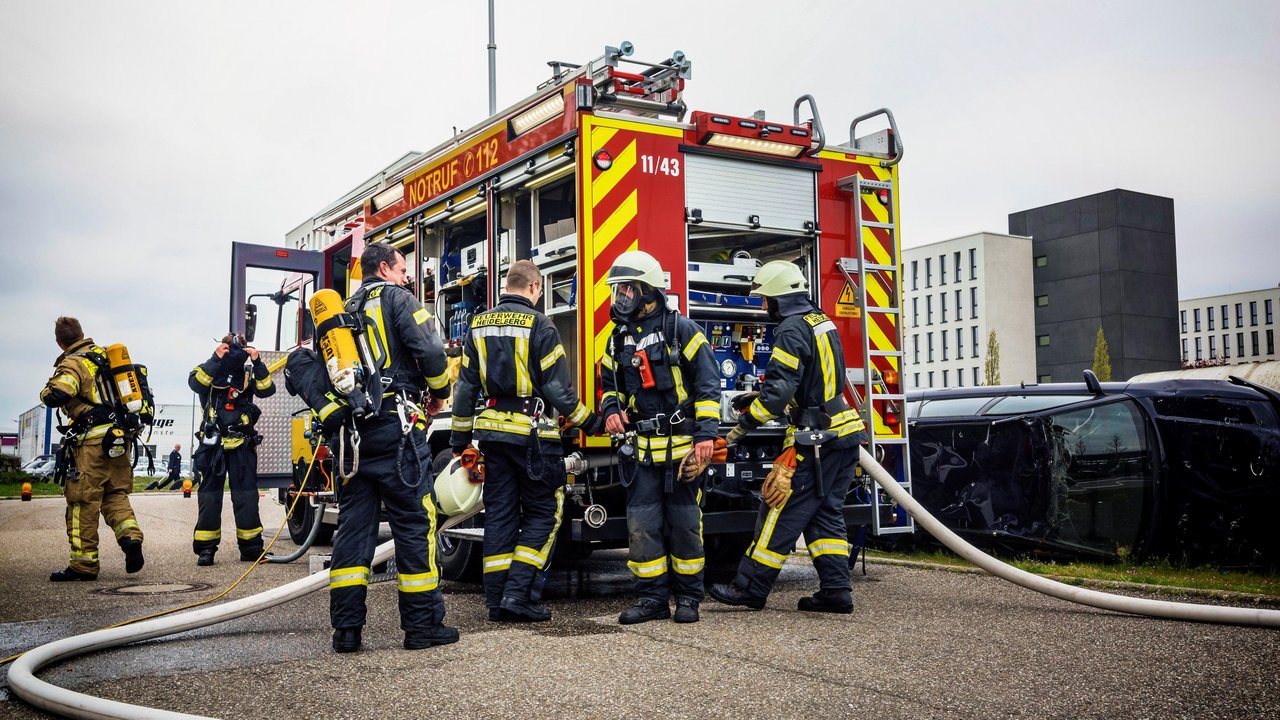 Einsatzkräfte am LF