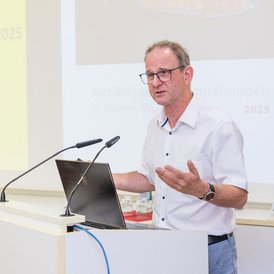 Bild zeigt Prof. Dr. Dirk Krausse