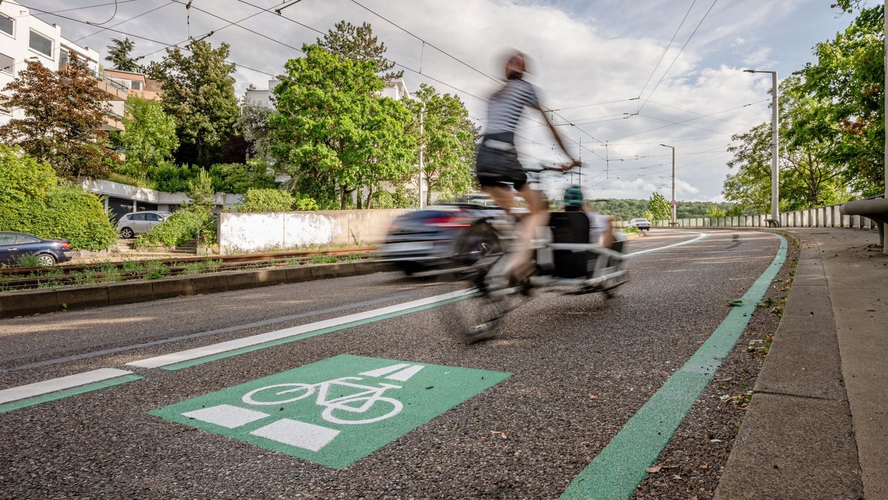 Der in den Pfingstferien ausgebaute Radfahrstreifen in der Stuttgarter Pischekstraße ist Teil der künftigen Radschnellverbindung von der Landeshauptstadt über Ostfildern nach Kirchheim/Teck