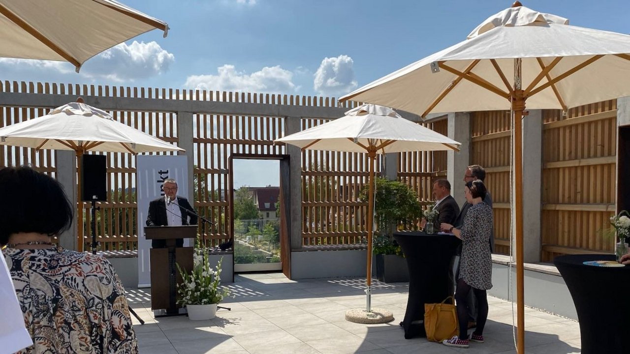 Dr. Kurt Mezger, Leiter der Abteilung für Landwirtschaft und ländlichen Raum im RPS, eröffnet die Ausstellung