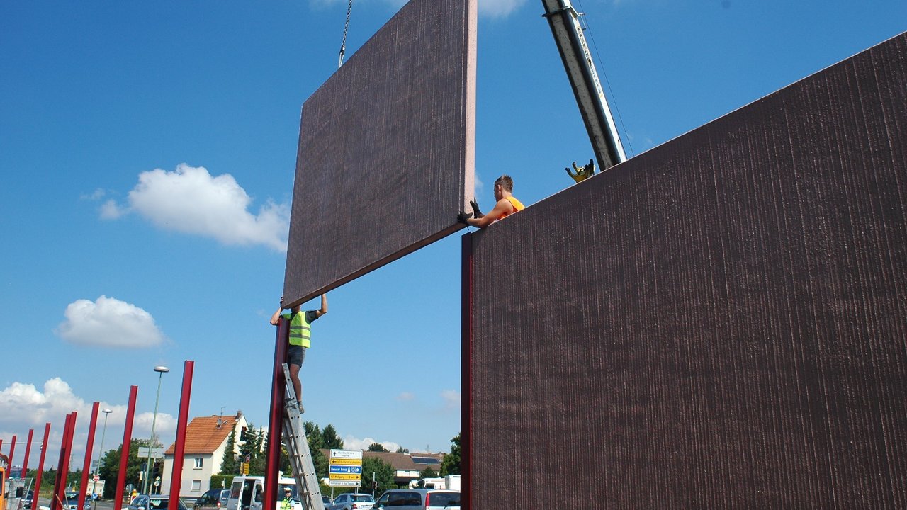 Einbau einer Lärmschutzwand