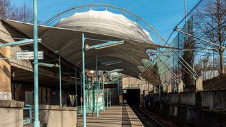 Bild zeigt die Haltestelle Waldau