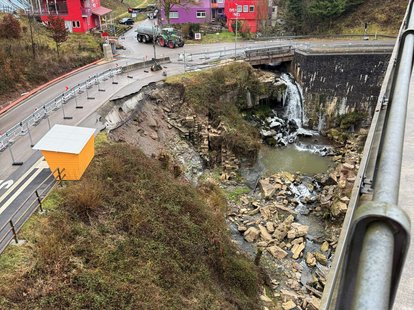große tal- und hangseitige Rutschung im Bereich Laufenmühle/“EINS+ALLES“ im Jahr 2024 
