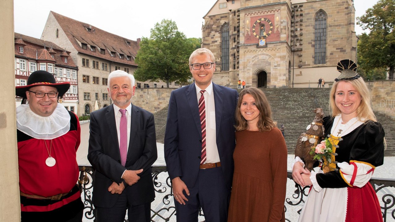 Stefan Ebert, Regierungspräsident Wolfgang Reimer, OB Daniel Bullinger, Jessica Bullinger und Anita Röger vom Ersten Siederspaar bei der feierlichen Einsetzung in Hall