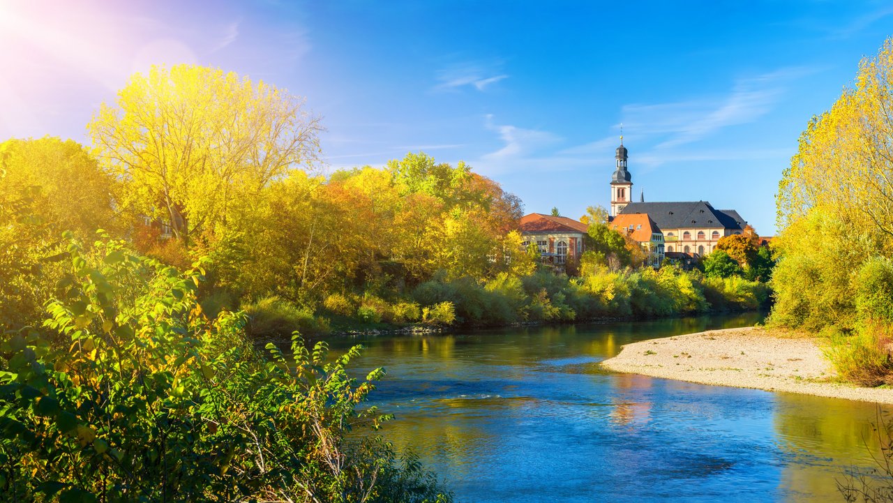 Blick über den Neckar nach Seckenheim