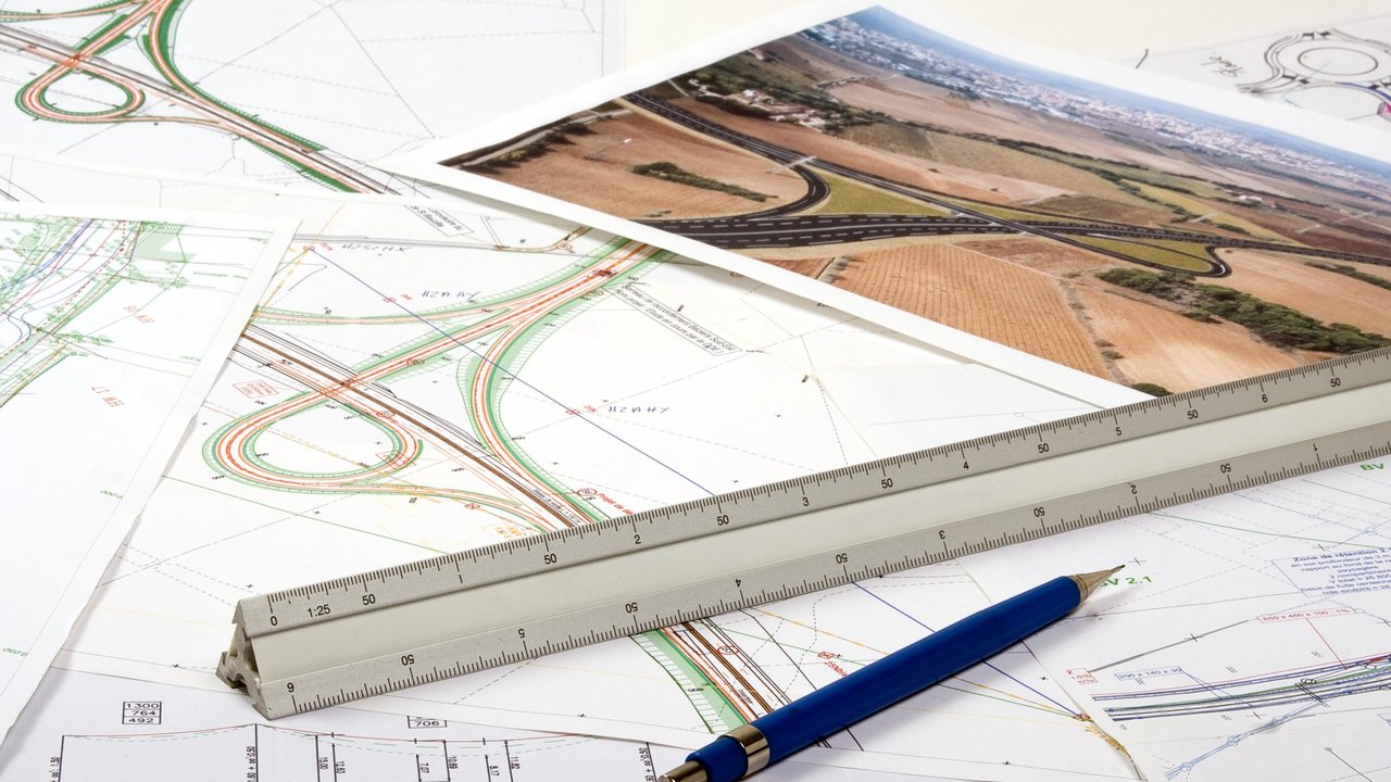 Straßenbaupläne