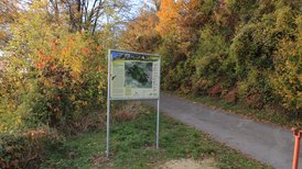 Informationstafel am Zugang zum Naturschutzgebiet