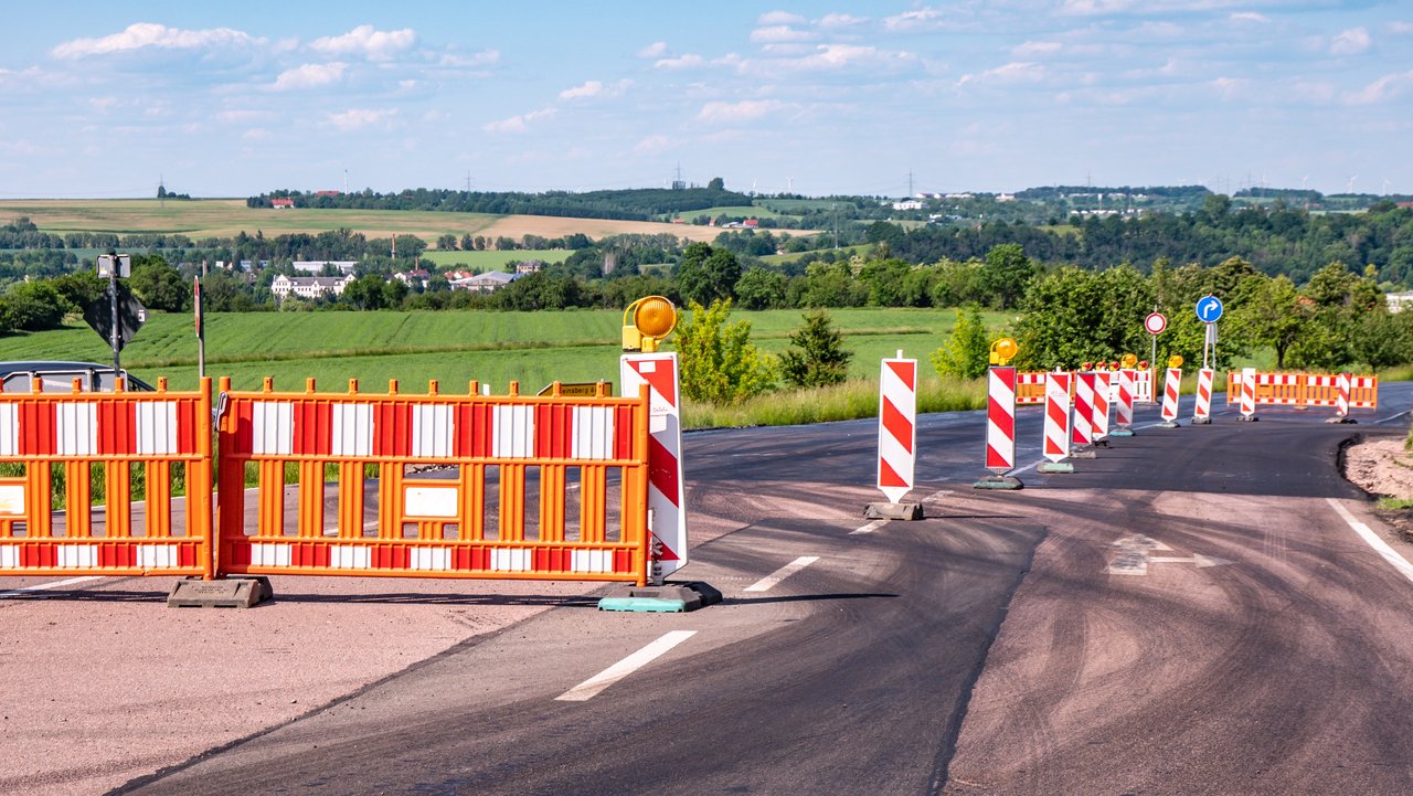 Bild zeigt eine Straßensperrung