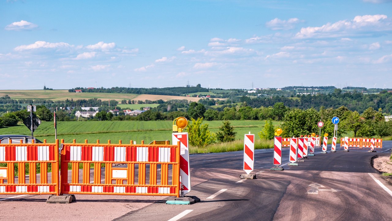 Bild zeigt eine Straßensperrung