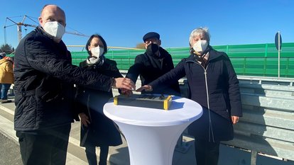 Start des Querverschubs per Knopfdruck