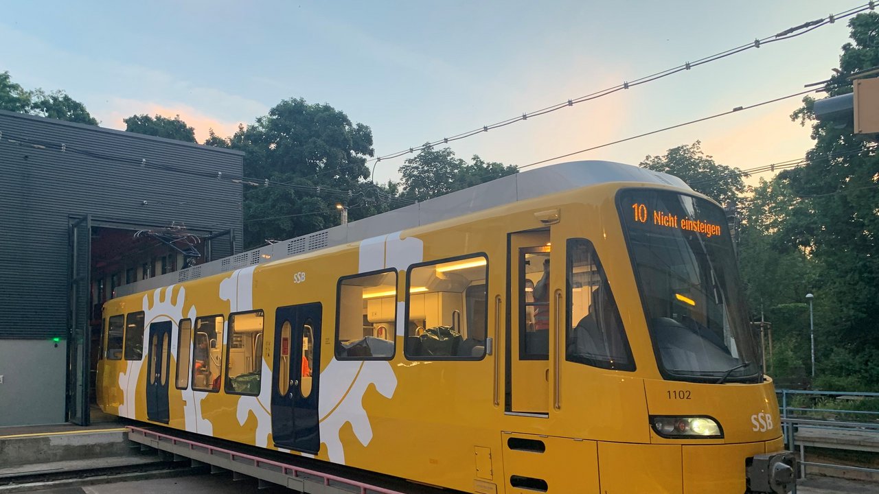 Die neue Generation der Zahnradbahn bei einer Testfahrt