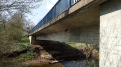 L 1075 Brücke über die Lein (Leinroden) - Seitenansicht