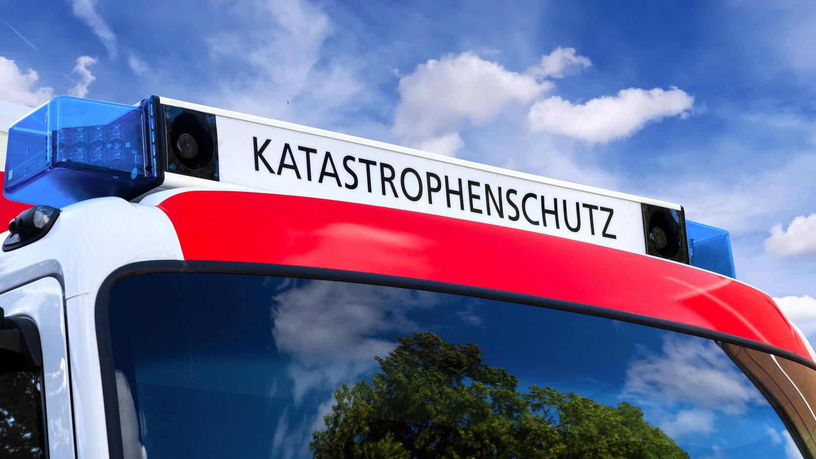 Notfallfahrzeug mit der Aufschrift Katastrophenschutz
