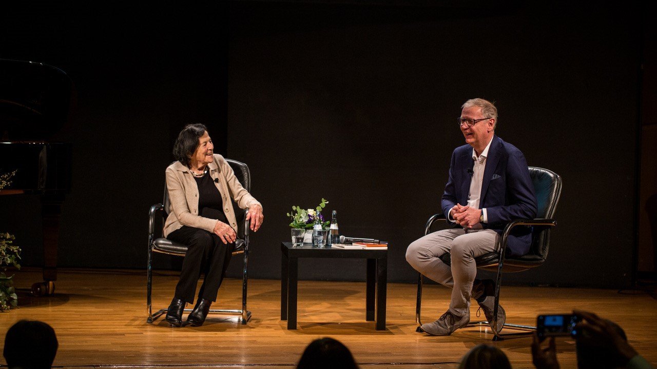 Günther Jauch und Eva Erben im Gespräch.