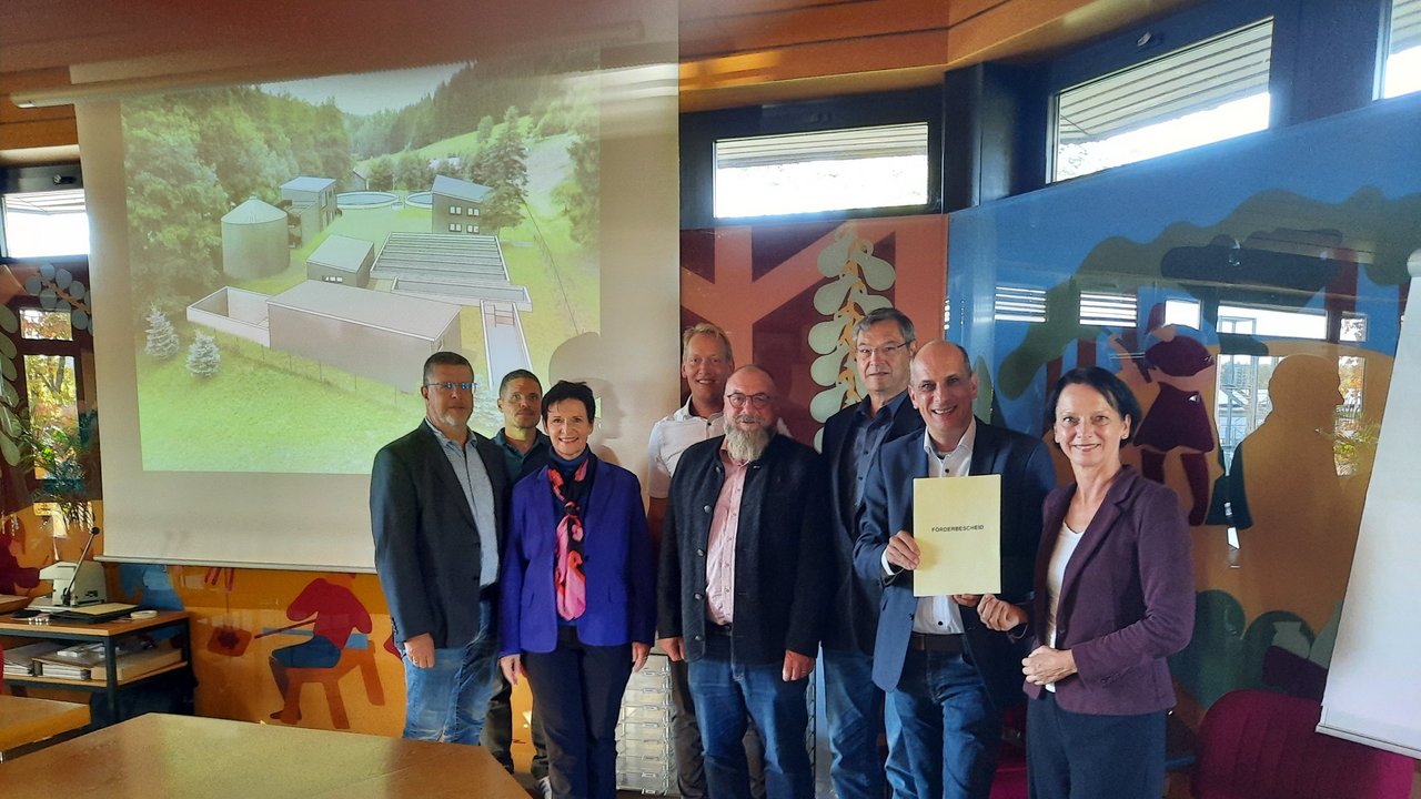 Regierungspräsidentin Susanne Bay übergab den Gemeinden Wüstenrot, Löwenstein und Beilstein den Förderbescheid für das Abwasser-Großprojekt